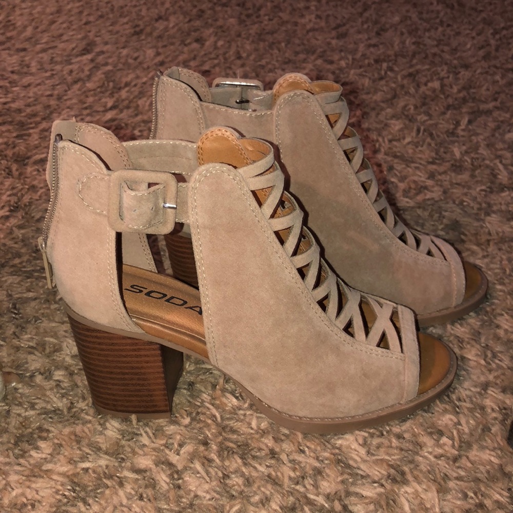 WARN TWICE IN GREAT CONDITION HEALS